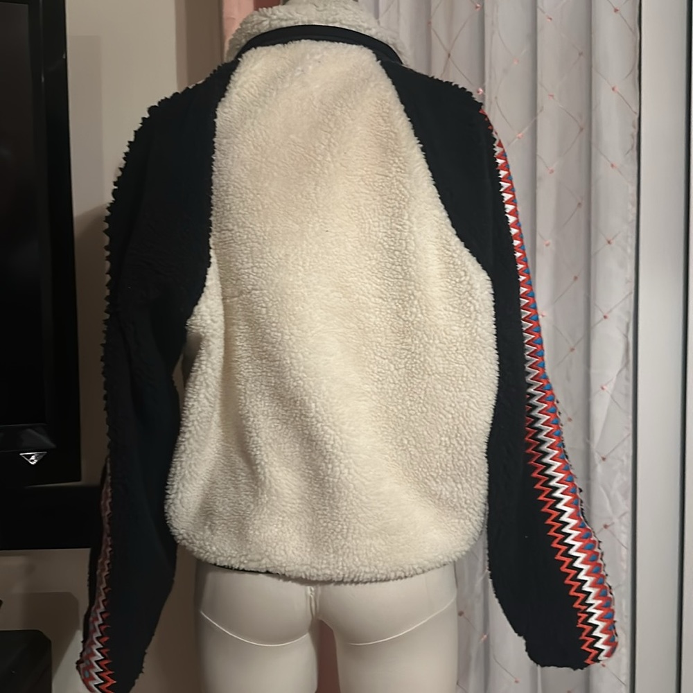 NWOT Hit The Slopes Printed Fleece Jacket in Running Stitch Varsity Combo - Picture 8 of 10